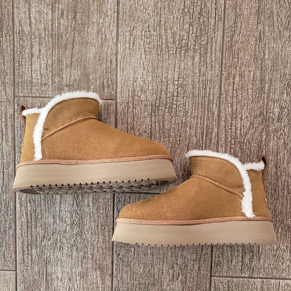 Koolaburra By UGG Koola Ultra Mini Platform tan suede boots with fur - Picture 8 of 10